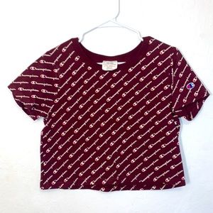 Cropped maroon champion shirt